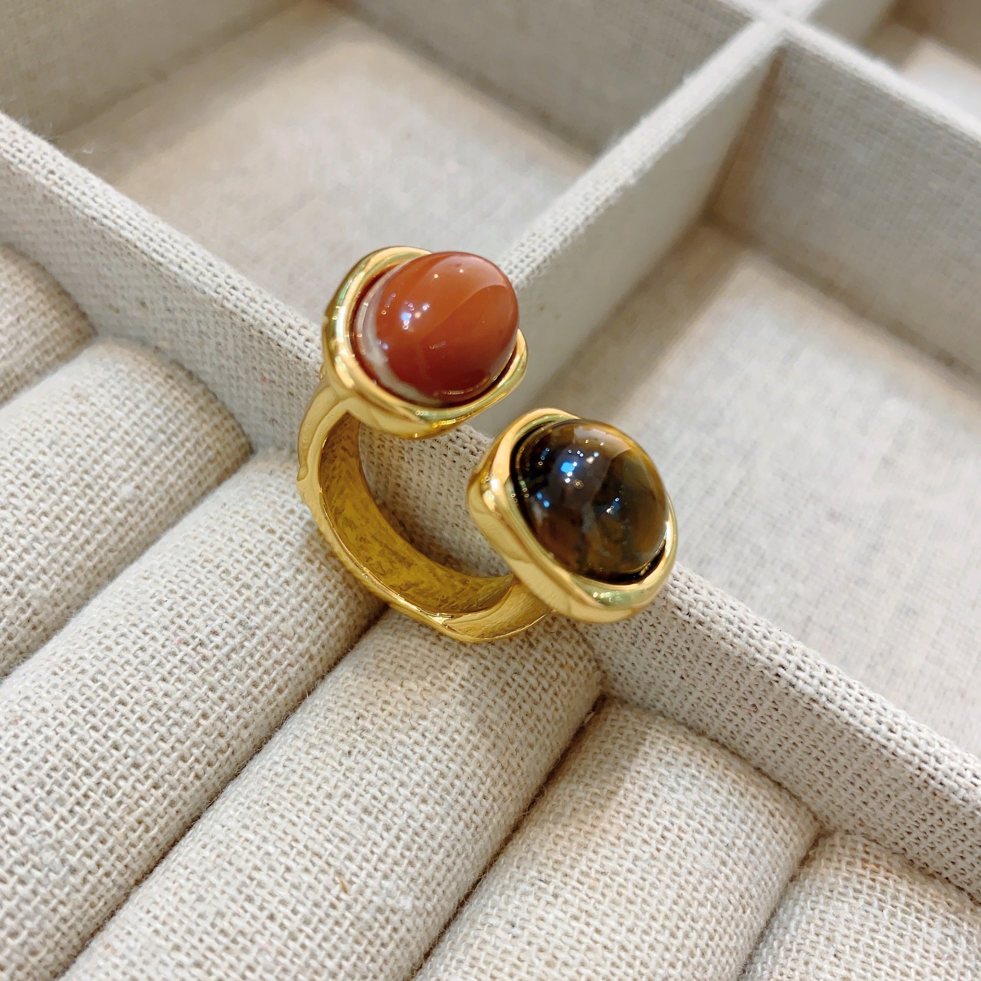 Premium texture European and American fashionable heavy industry retro gold-plated natural ore gemstone contrasting oval open ring