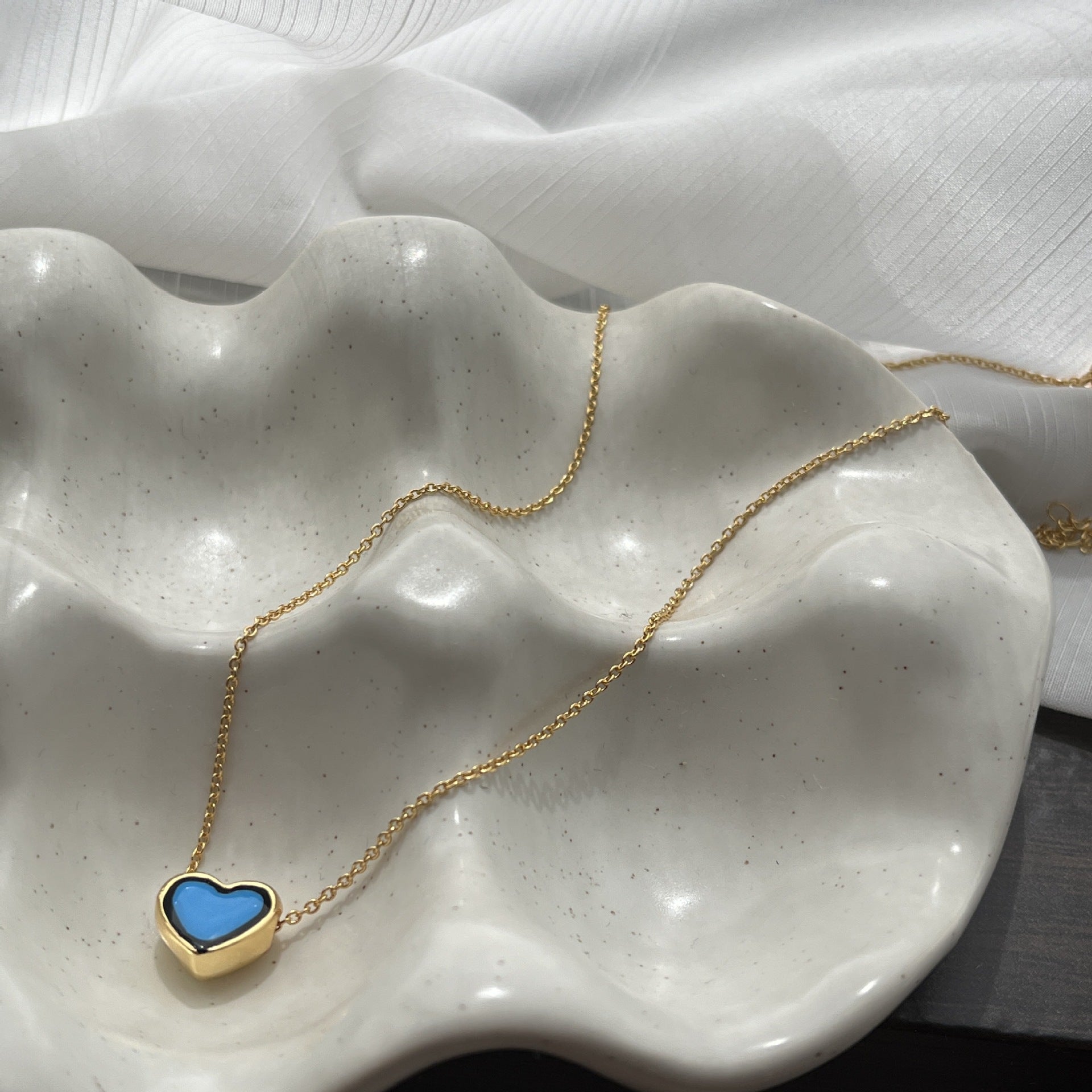 Golden blue stone love adjustable necklace women's enamel drip glaze niche simple and fashionable heart-shaped clavicle chain versatile