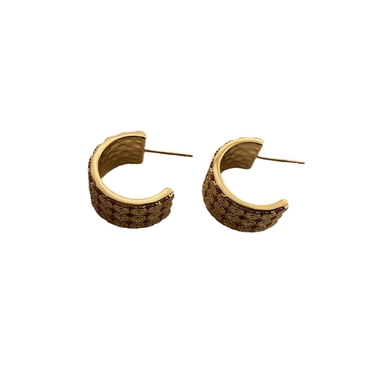 European and American fashion new popular C ring earrings, retro gold metal design, niche personality, versatile earrings