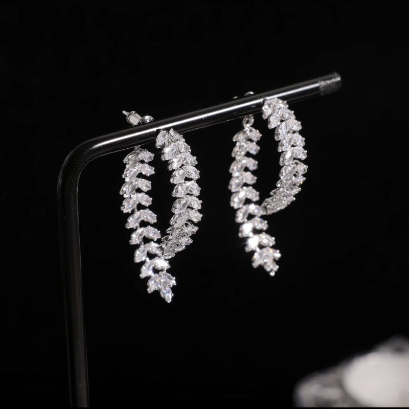 S925 light luxury heavy labor love earrings female niche design full of diamonds zirconia leaf earrings before and after two wear high-level sense of earrings