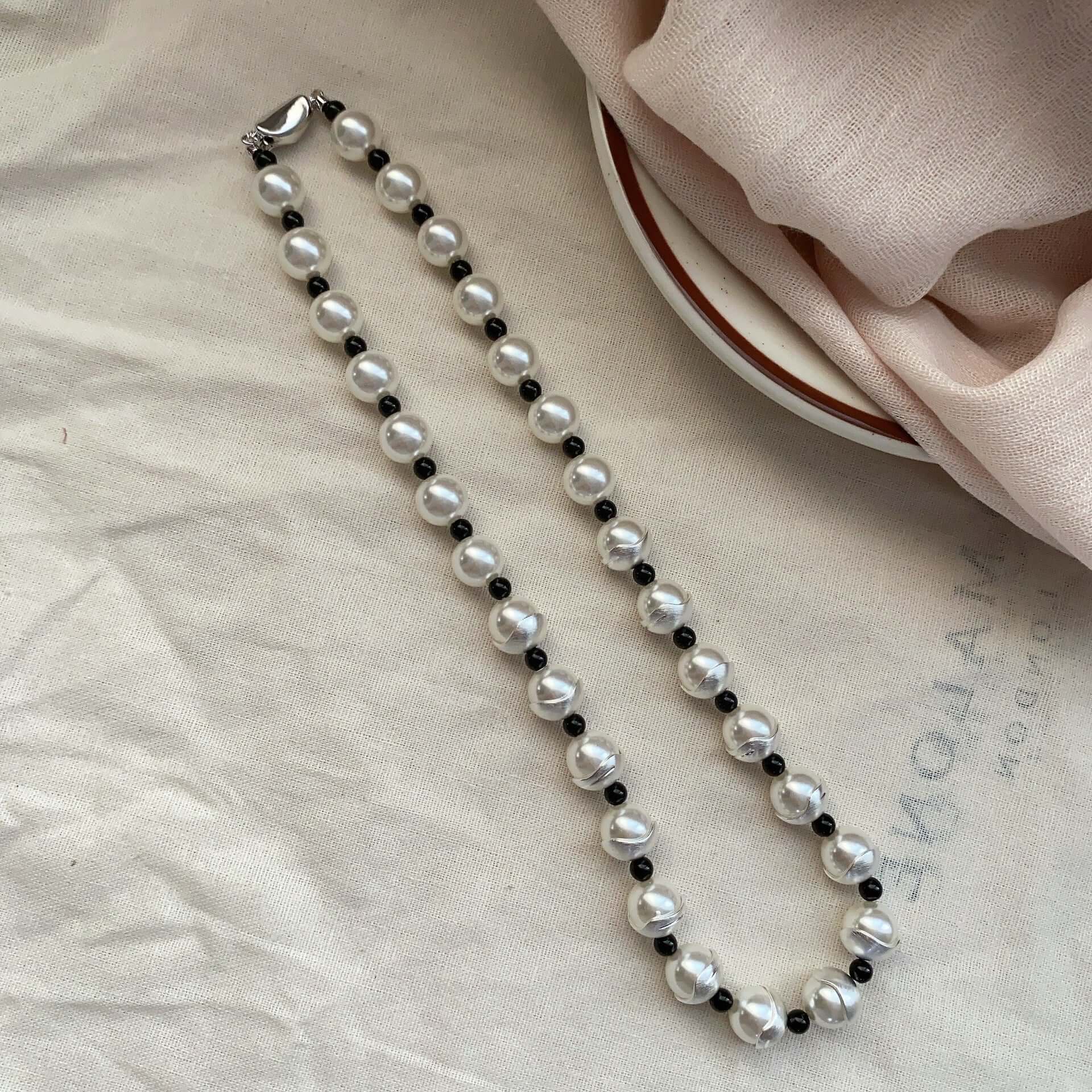 Round brushed silver beaded necklace female ins fashion blogger fever with the same niche unique design clavicle chain