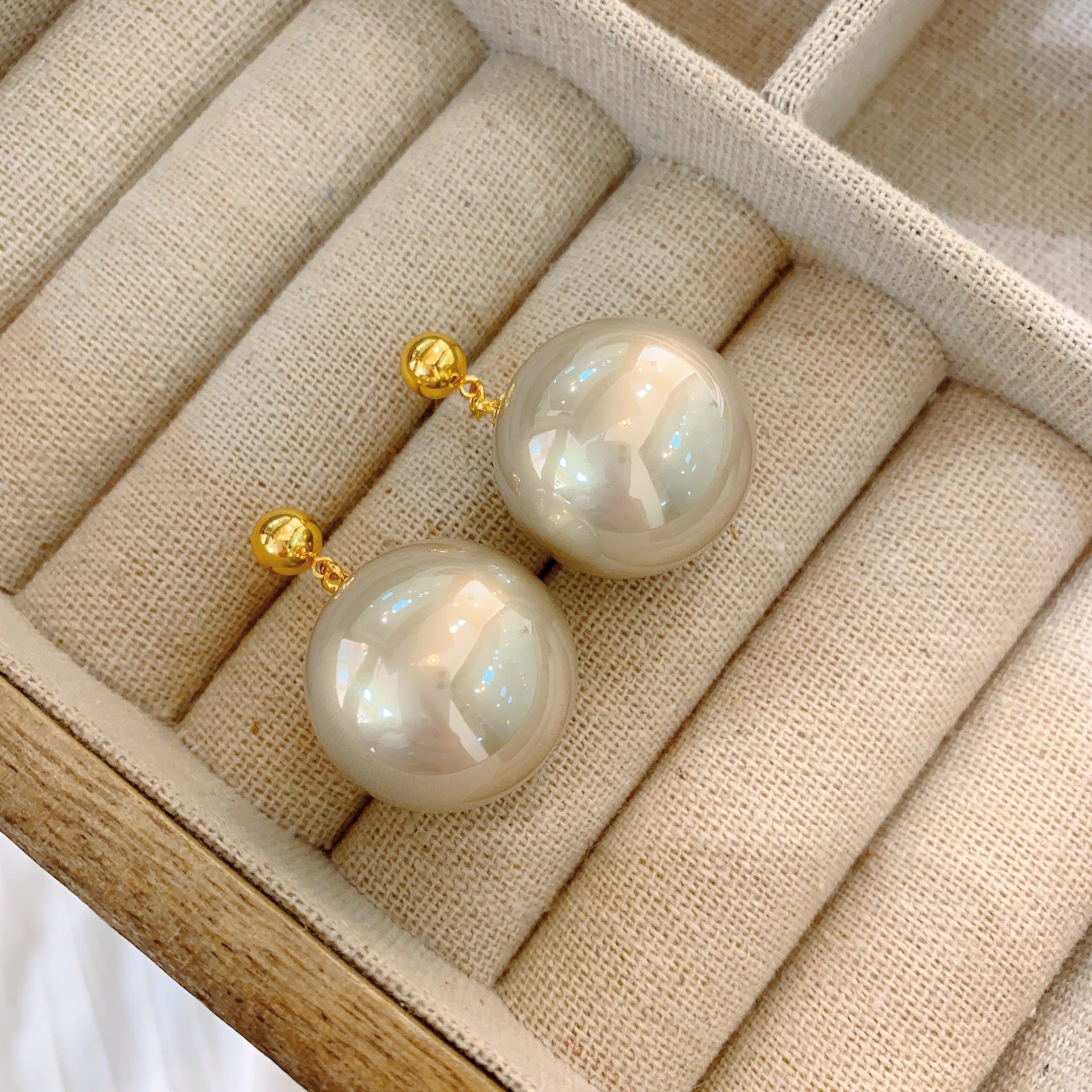 European and American simple pearl earrings large earrings stud earrings ins fashion women high-end celebrity temperament light luxury earrings