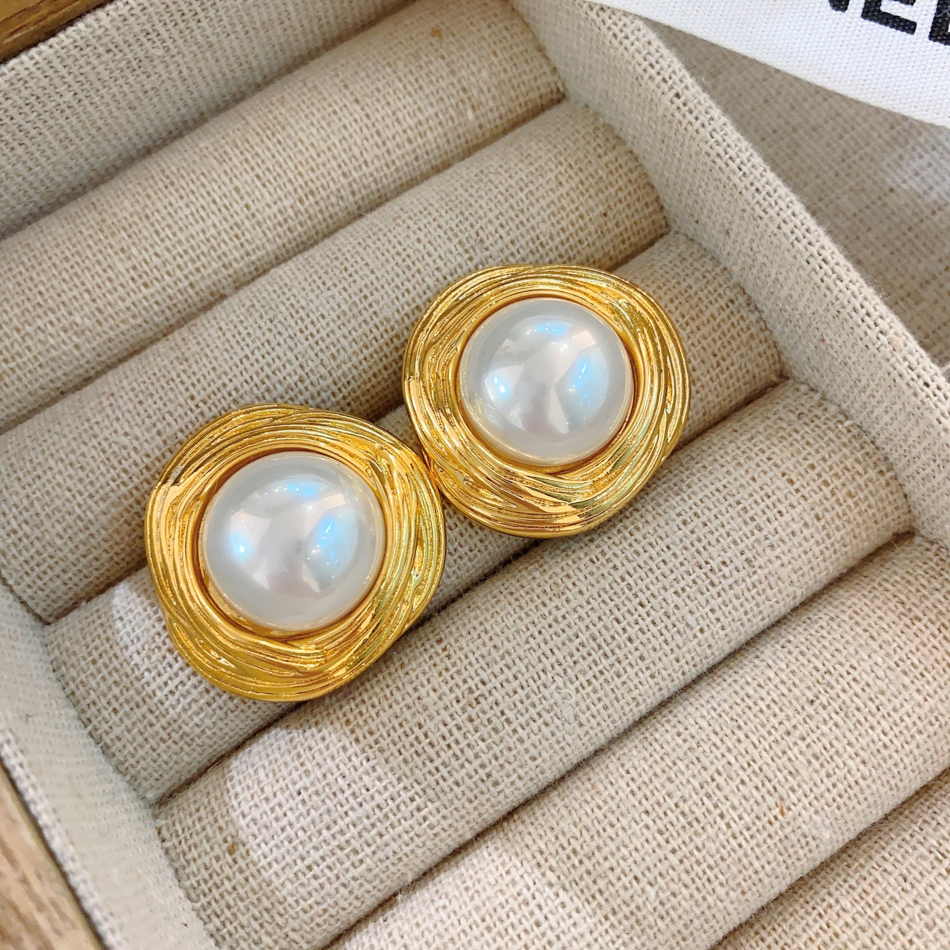 Barcelona/vintage medieval French irregular texture pearl earrings personalized atmosphere earrings Hong Kong trend