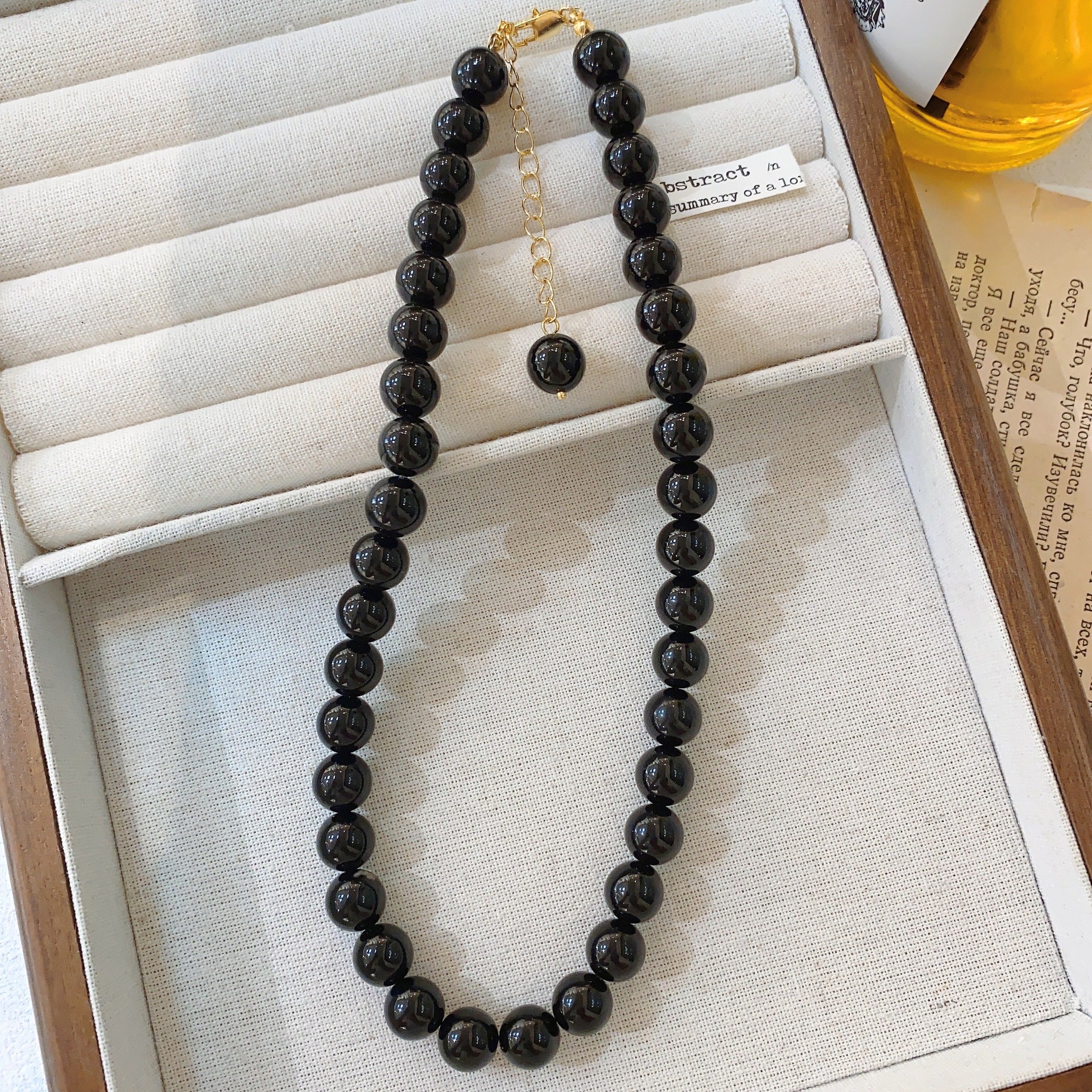 Korean blogger fever with the same black pearl necklace niche light luxury high sense cold wind neck chain