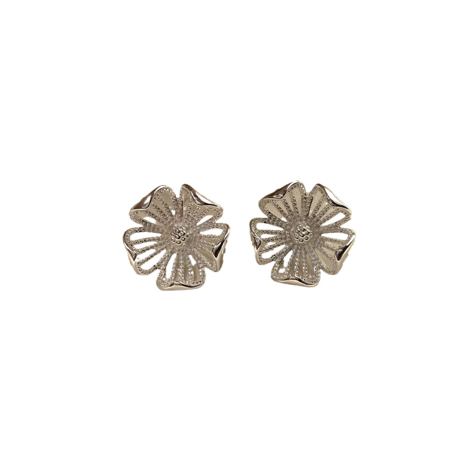 French retro premium hollow flower earrings women's cold premium atmosphere big flower Korean stud earrings