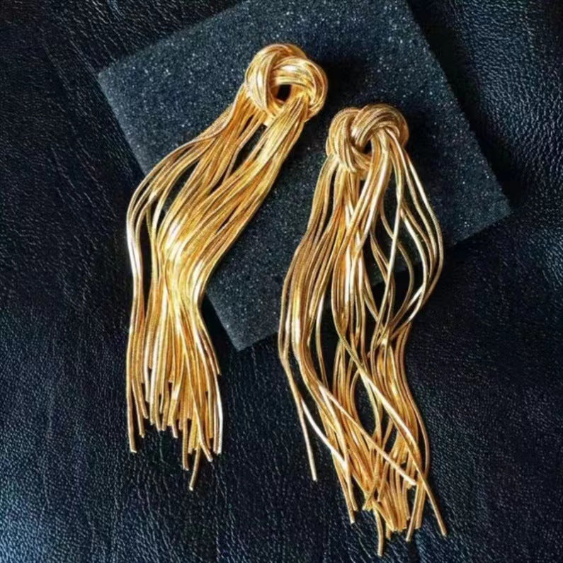 Chen Shuting's sister-in-law has the same earrings and earrings, and the 2024 new high-leaf design sense Chen Shuting's fringed long style is trendy.