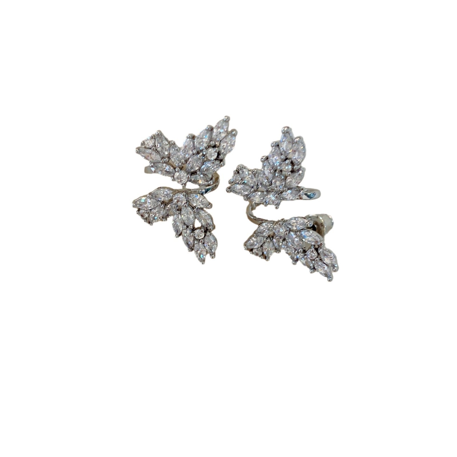 Super flash rhinestone zircon butterfly earrings 2024 new trendy niche design sense premium stud earrings women's silver needle earrings