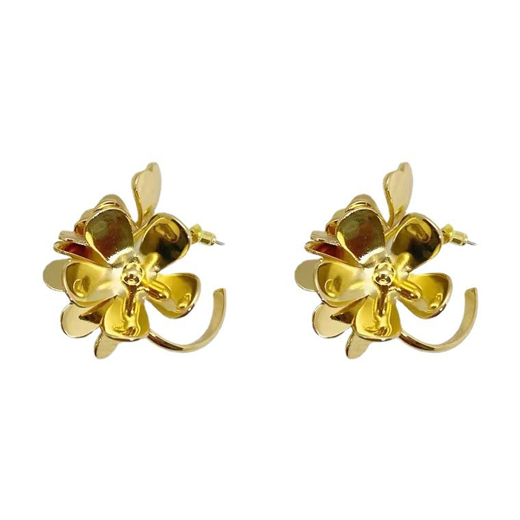 Beautiful, European and American light luxury high-end French retro petal metal flower earrings temperament light luxury stud earrings