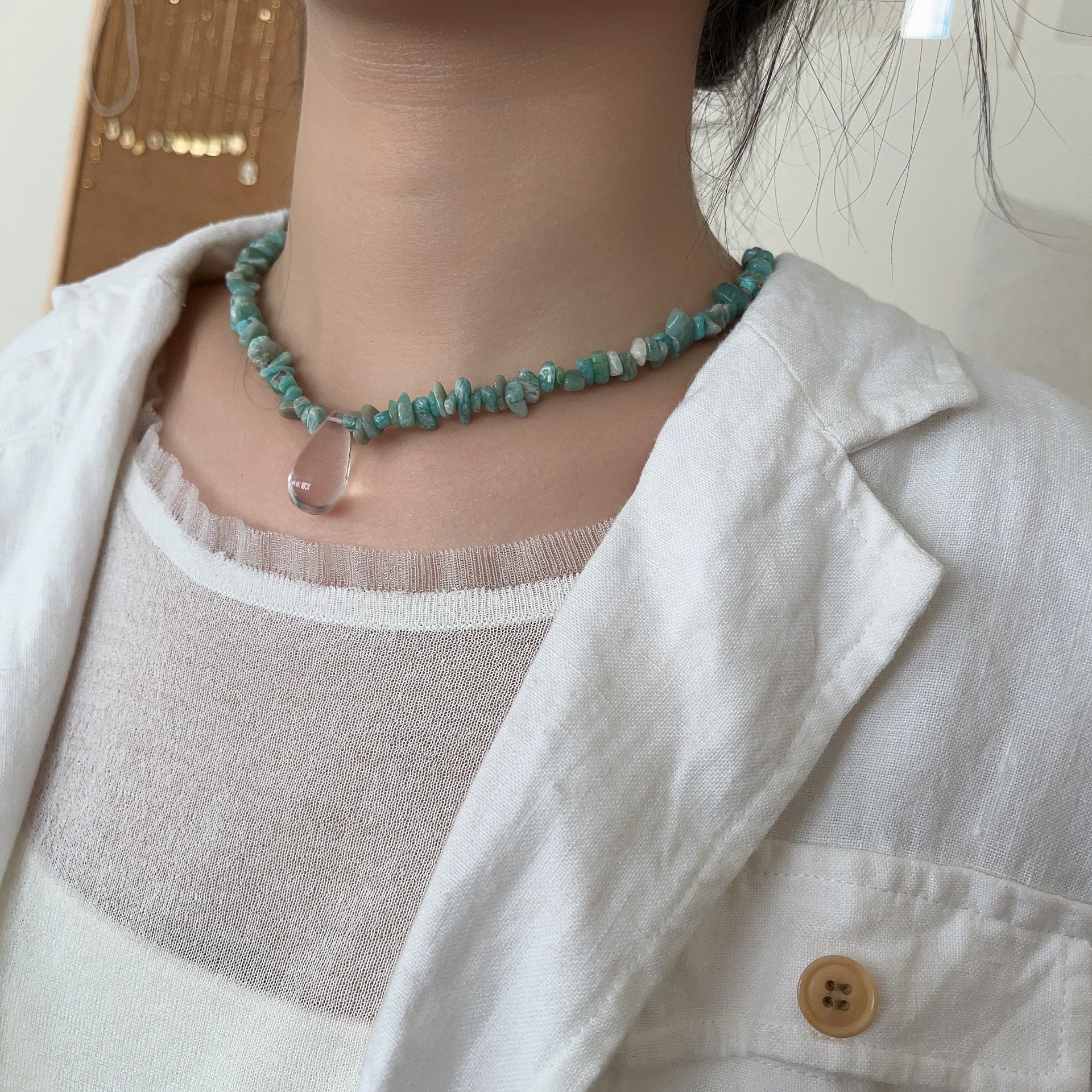 Premium sense retro temperament irregular blue natural gravel beaded transparent water drop pendant necklace collarbone chain female