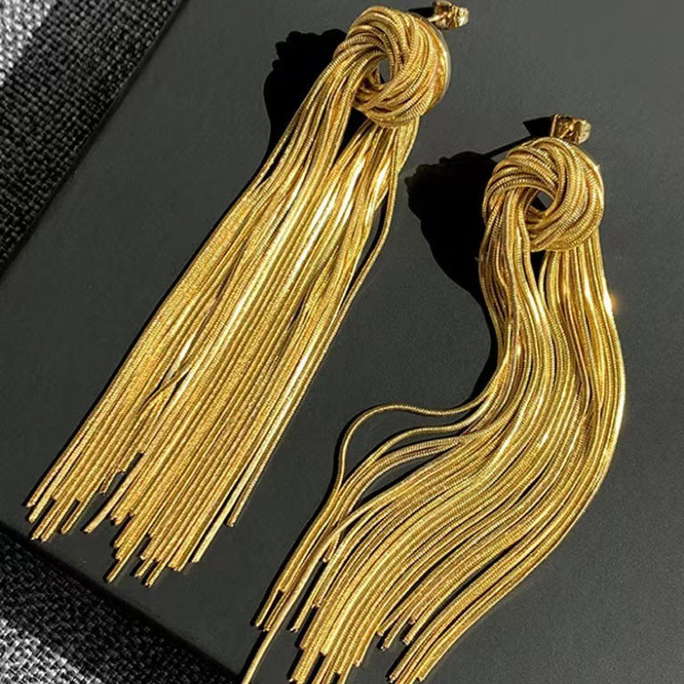 Chen Shuting's sister-in-law has the same earrings and earrings, and the 2024 new high-leaf design sense Chen Shuting's fringed long style is trendy.