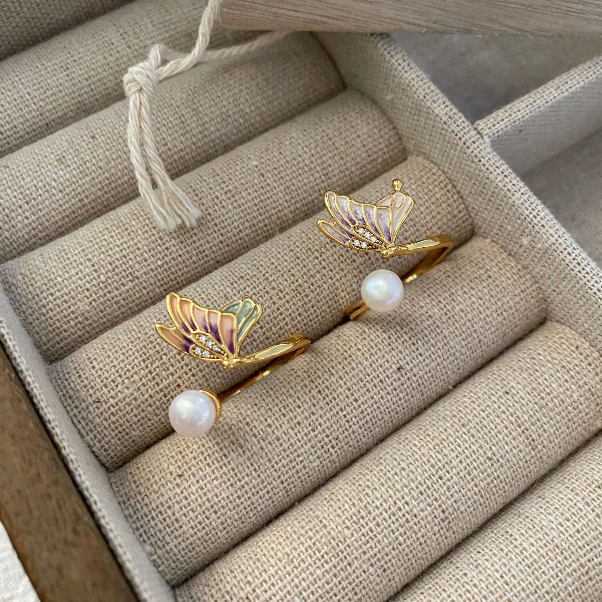 Fresh and fashionable pearl Falang butterfly earrings niche design simple Mori stud earrings super fairy butterfly series