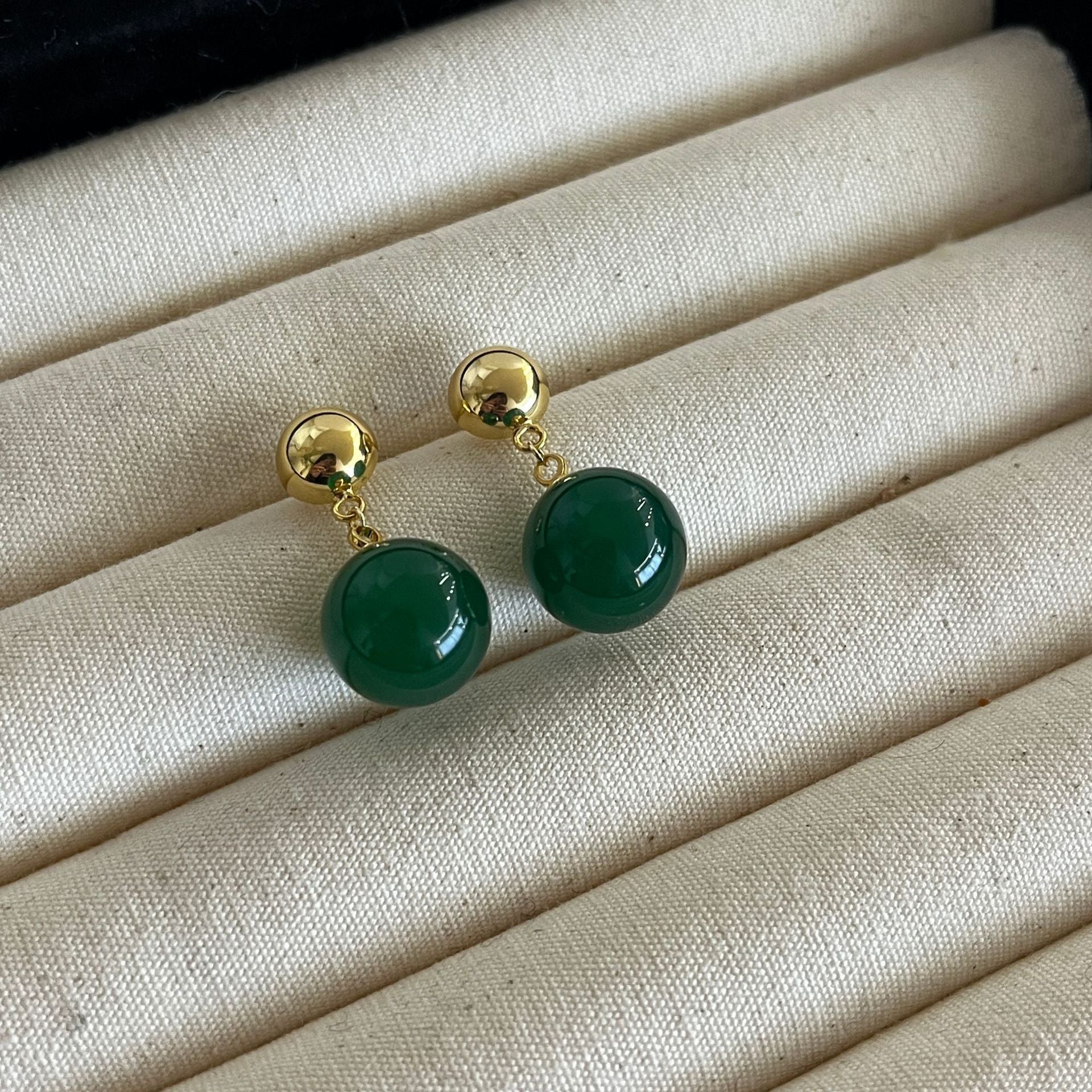 New Chinese jadeite color round water drop temperament earrings high-end earrings niche design women's green chalcedony