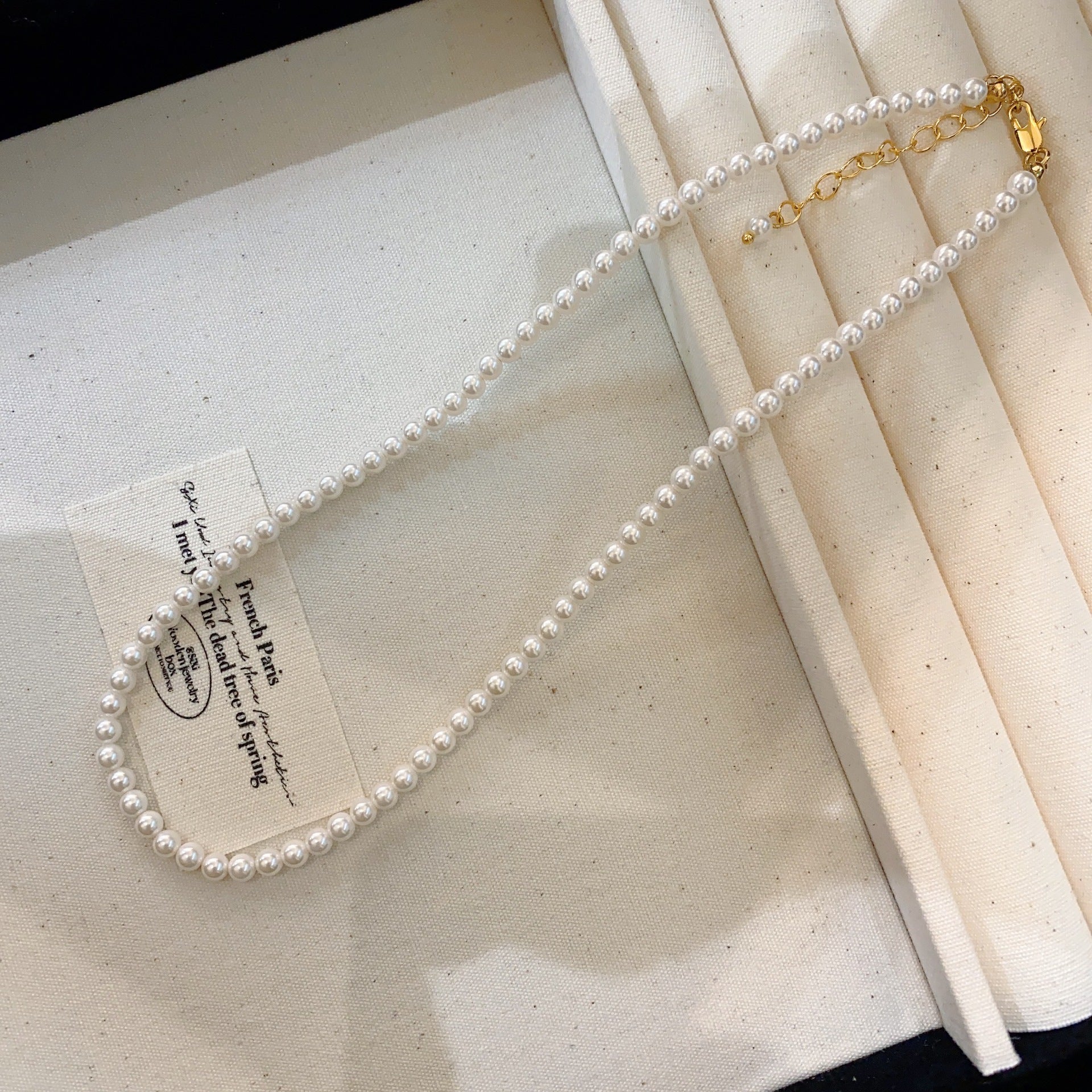 Fashion versatile fever Shijia super bright pearl necklace French ins retro mini neck chain women's summer light luxury niche