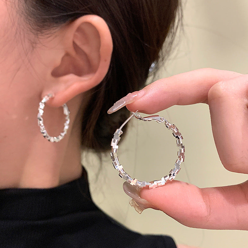 Broken silver circle earrings female light luxury niche design sense ear buckle network red senior sense temperament exaggerated earrings