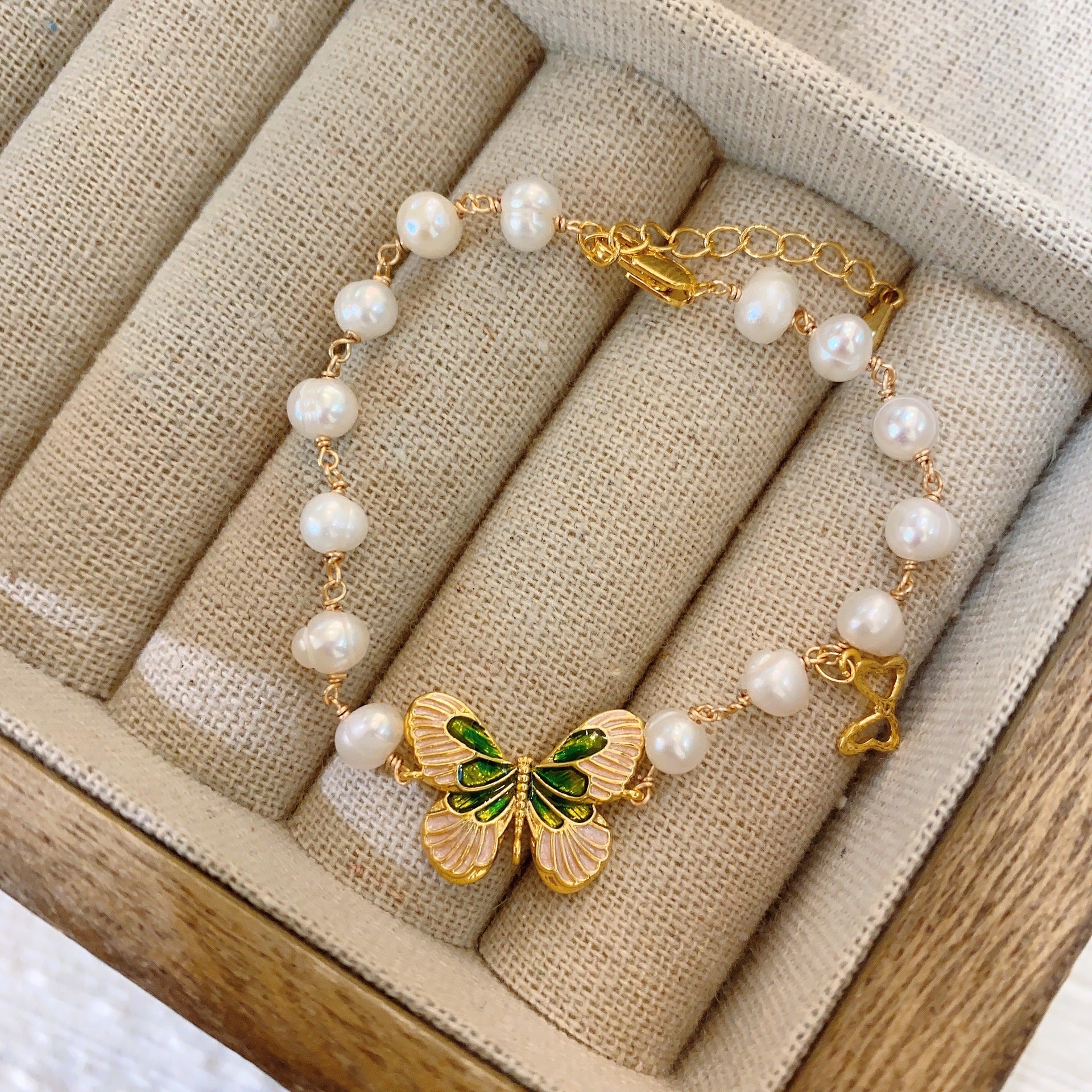 Baroque light luxury freshwater pearl bracelet female niche design sense ins sweet fairy butterfly bracelet bracelet