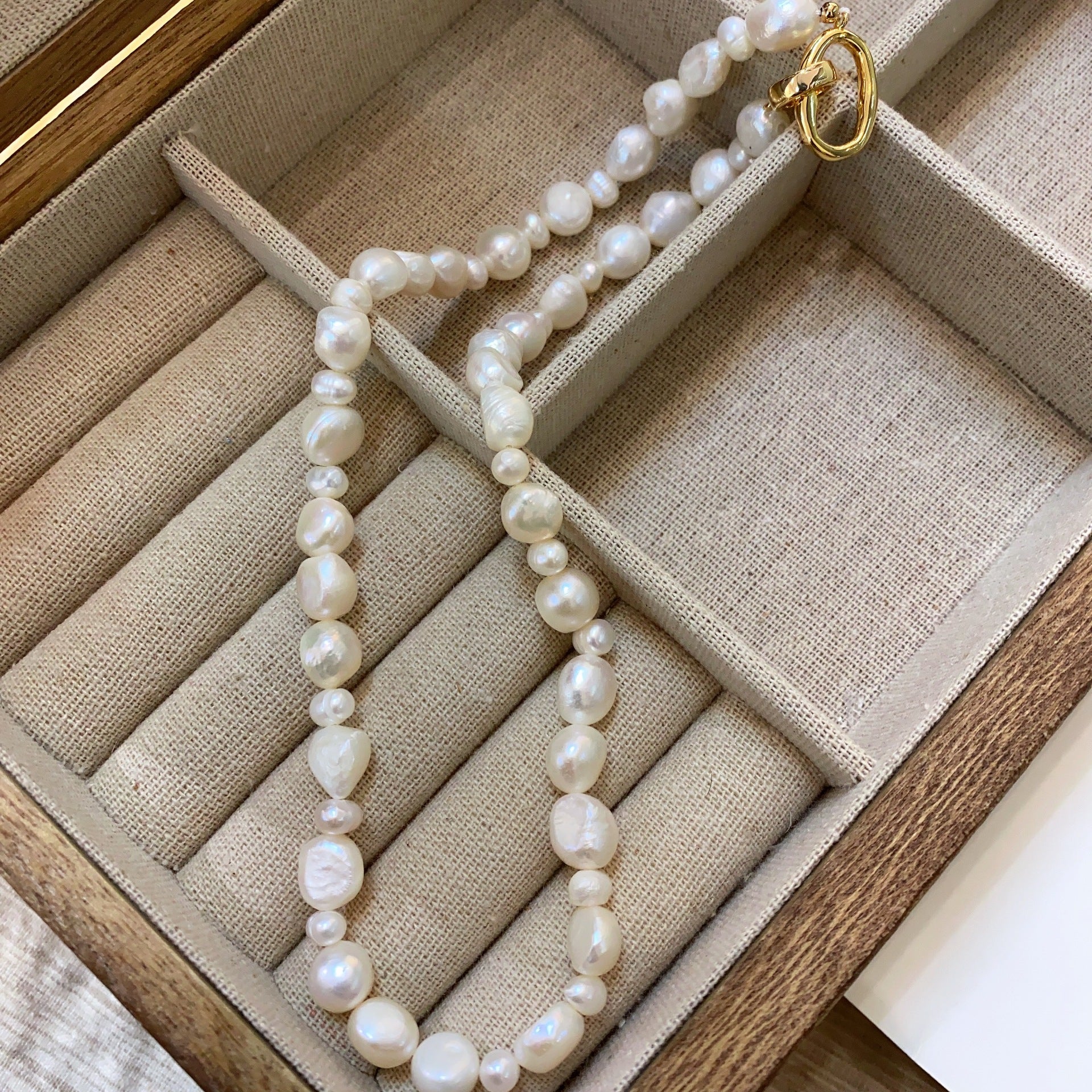 French retro premium sense natural special-shaped baroque pearl necklace personalized fashionable lock clavicle chain neck chain women