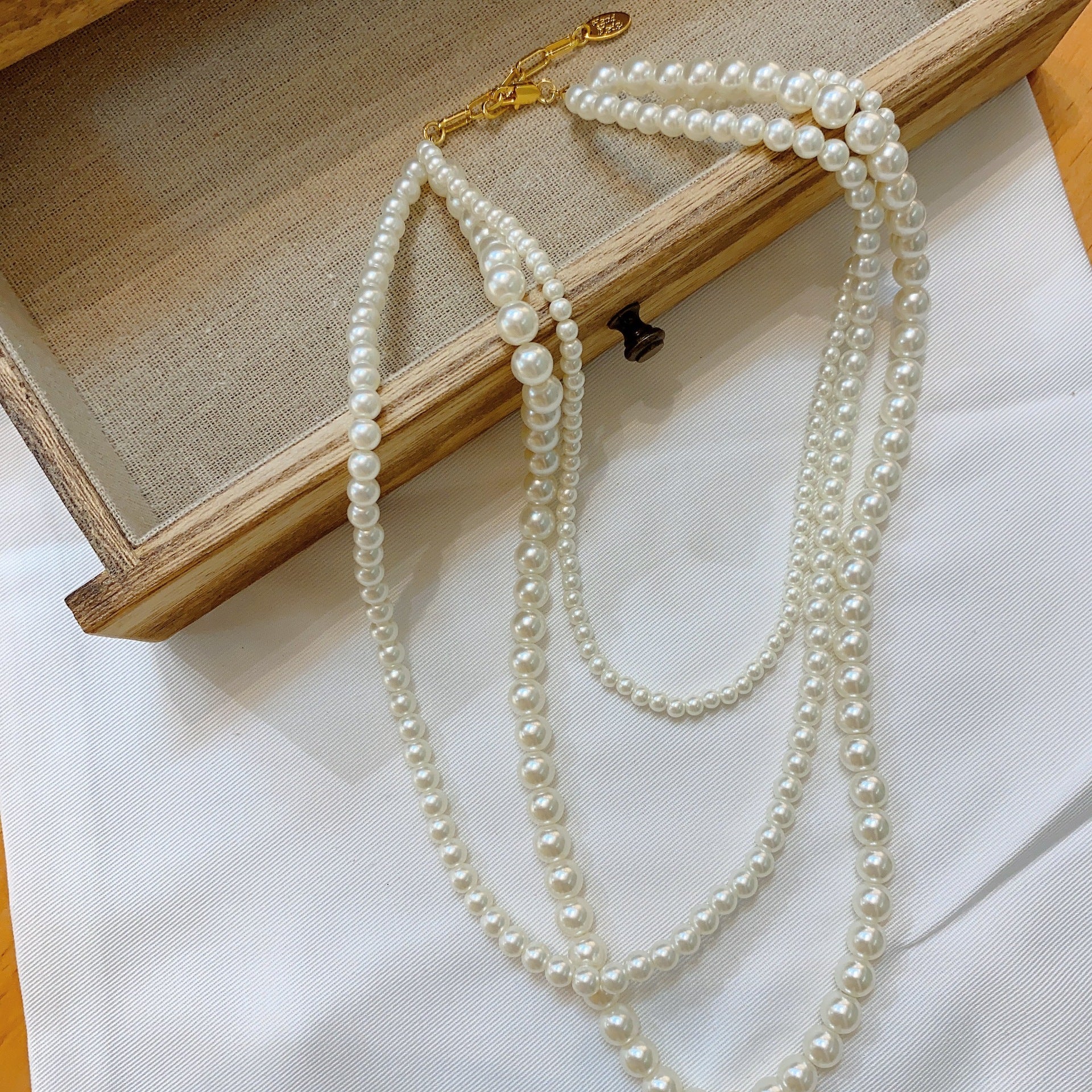 Stacked pearl necklace light luxury niche decoration long chain neck chain collarbone chain women's high-end neck accessories pendant