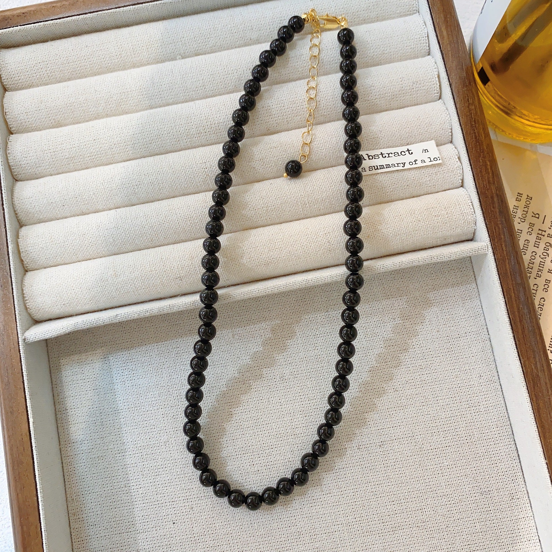 Korean blogger fever with the same black pearl necklace niche light luxury high sense cold wind neck chain