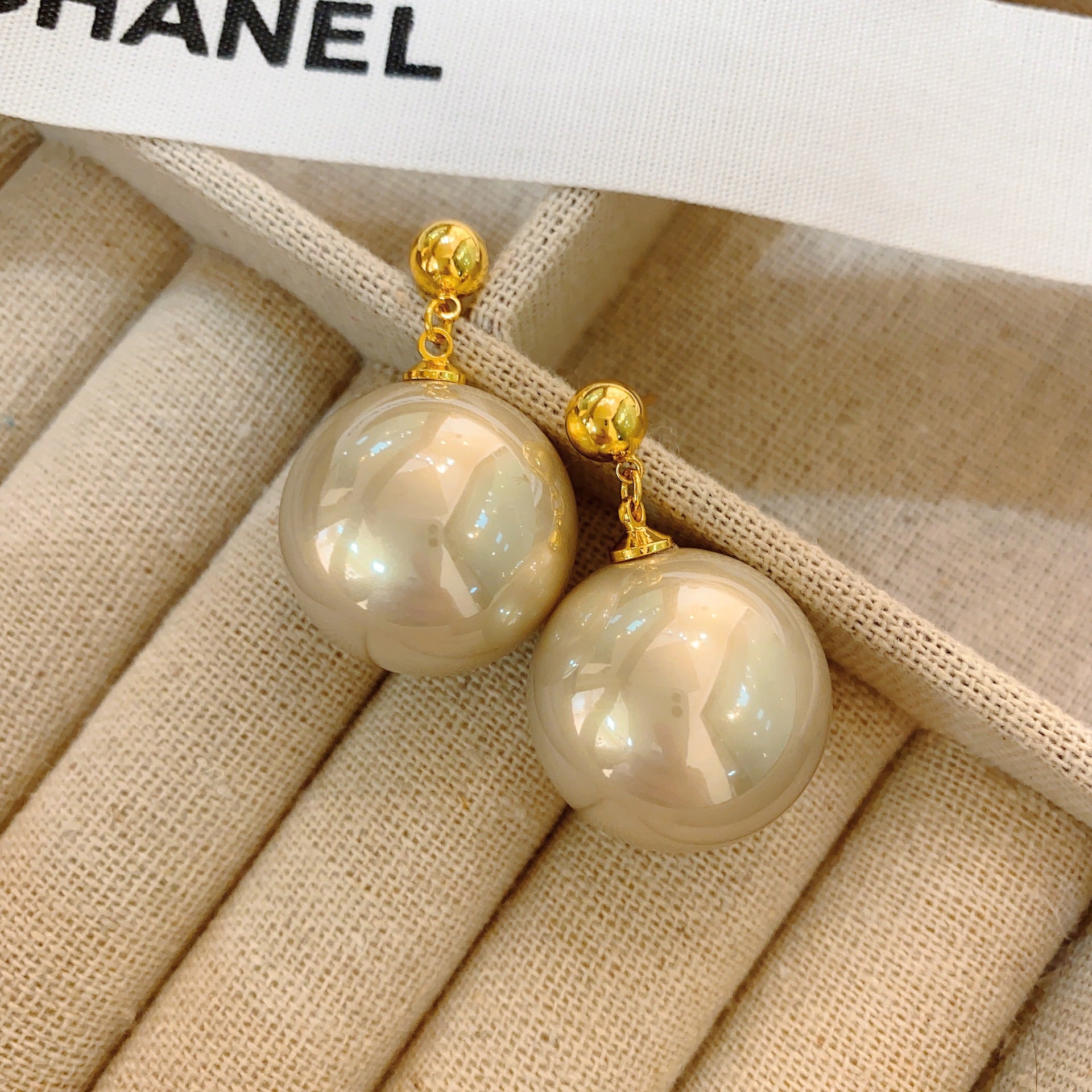 European and American simple pearl earrings large earrings stud earrings ins fashion women high-end celebrity temperament light luxury earrings