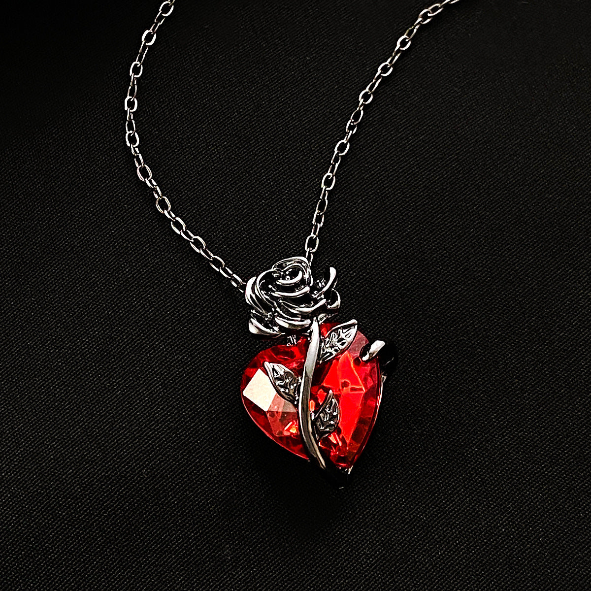 Dark Ins Love Rose Necklace Female Gothic Wrap Flowers Heart Collarbone Chain Valentine's Day