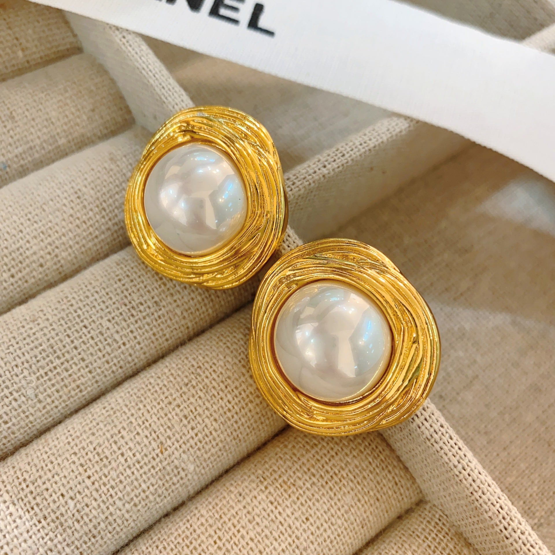 Barcelona/vintage medieval French irregular texture pearl earrings personalized atmosphere earrings Hong Kong trend