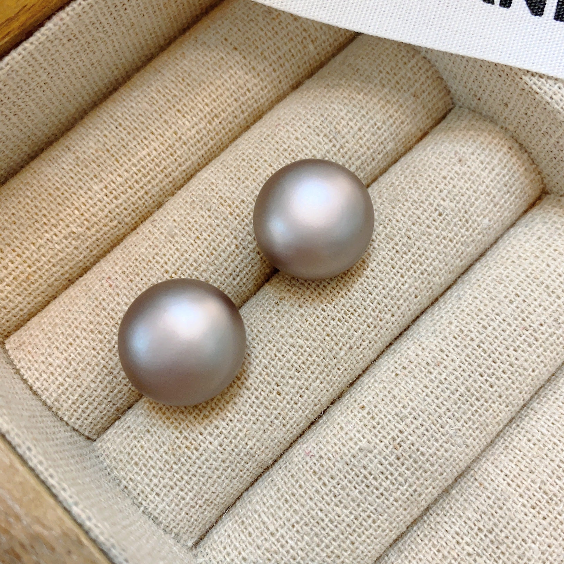 Pearl stud earrings 2024 new trendy temperament Korean Internet celebrity explosion earrings high sense simple fashion earrings women