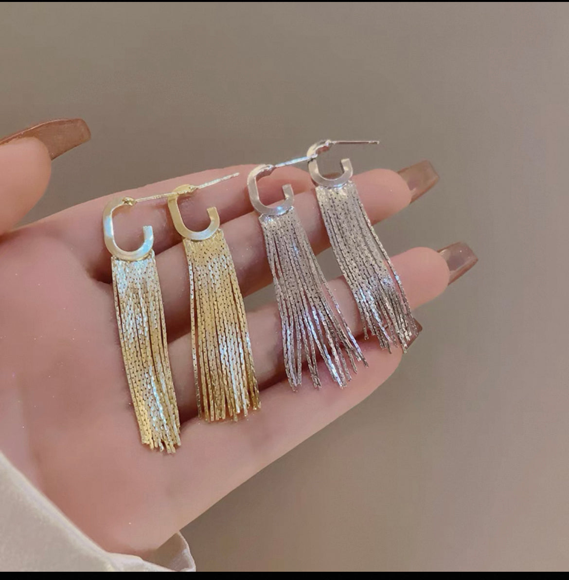 Temperament G word tassel earrings female light luxury high sense long studs Fashion temperament niche design earrings