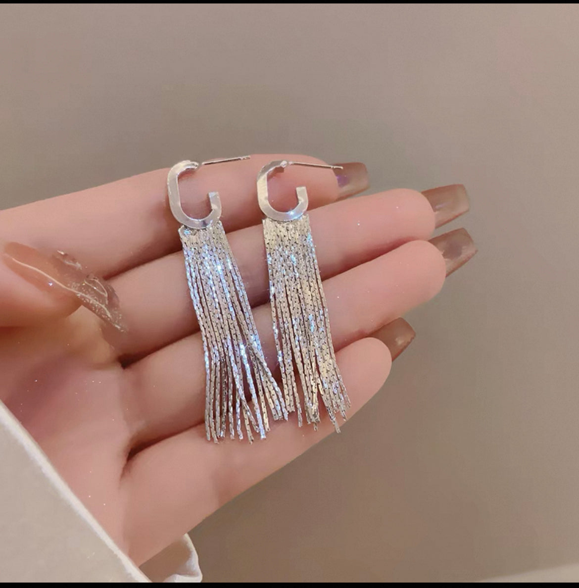 Temperament G word tassel earrings female light luxury high sense long studs Fashion temperament niche design earrings